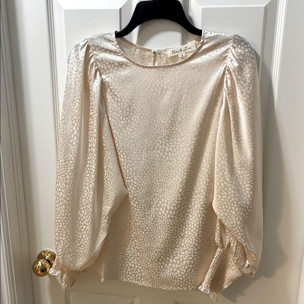 Vine & Love Elegant Cream Blouse